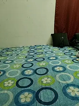 Snapshot of Cute_Kritika chatting on 11.24.25 Cute Kritika online show from 11.24.25