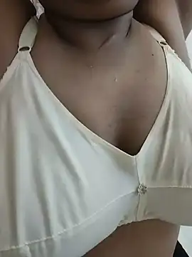Snapshot of Cute_Kritika chatting on 06.18.26 Cute Kritika online show from 06.18.26
