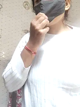 illay love online show from 01.18.26