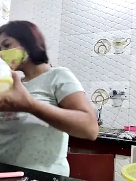 illay love online show from 04.17.26