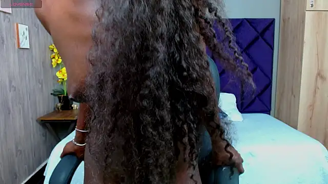 Nahomi-Hill online show from 01.18.25