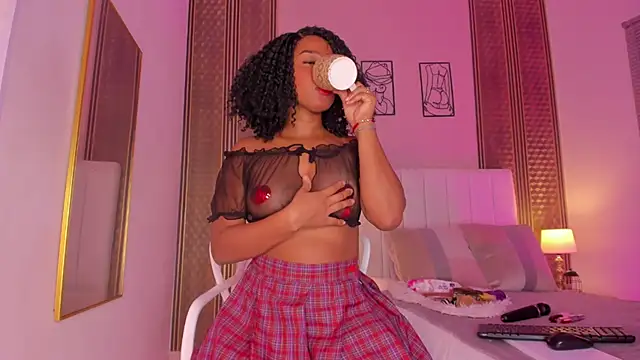 Snapshot of zoe_sky_ chatting on 11.24.25 zoe sky online show from 11.24.25