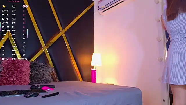 Snapshot of Adel_Nesbiit chatting on 09.10.25 Adel Nesbiit online show from 09.10.25