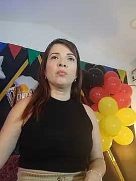 Snapshot of Adel_Nesbiit chatting on 09.24.25 Adel Nesbiit online show from 09.24.25