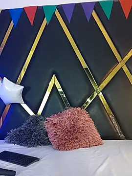 Snapshot of Adel_Nesbiit chatting on 09.27.25 Adel Nesbiit online show from 09.27.25