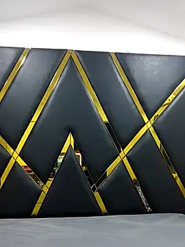 Snapshot of Adel_Nesbiit chatting on 10.12.25 Adel Nesbiit online show from 10.12.25