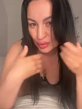 Snapshot of Helena7077 chatting on 04.29.26 Helena7077 online show from 04.29.26
