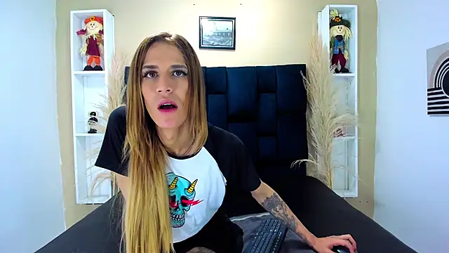 Snapshot of AlissonSpears chatting on 11.12.25 AlissonSpears online show from 11.12.25