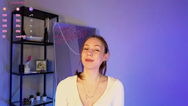 Snapshot of elfinvibes chatting on 03.18.25 elfinvibes online show from 03.18.25