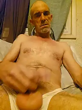 Snapshot of cassinova68 chatting on 12.04.24 cassinova68 online show from 12.04.24