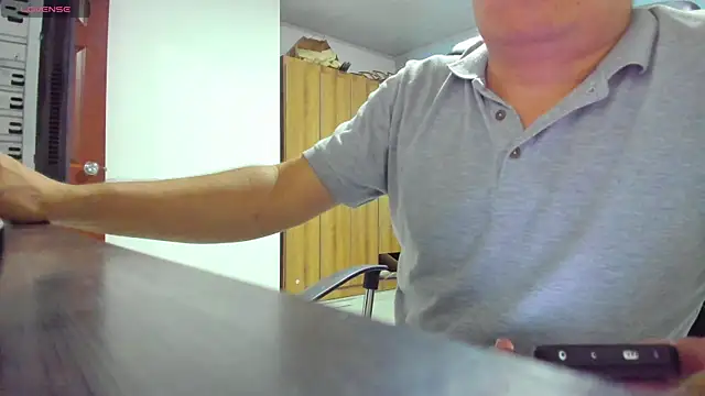 Jhonatan Morales S online show from 12.21.24