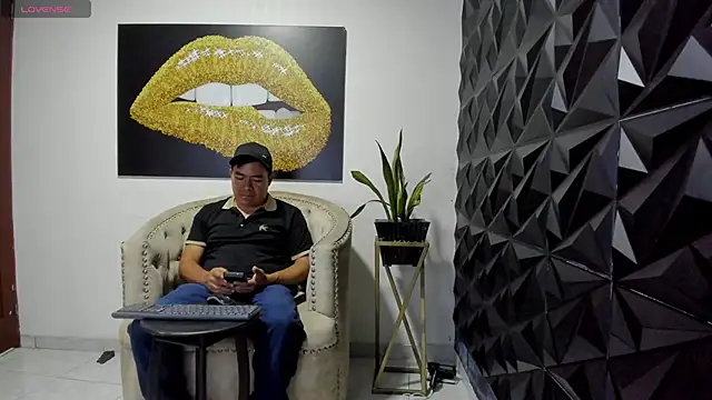 Jhonatan Morales S online show from 10.18.25