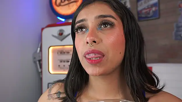 miss collins online show from 04.11.26