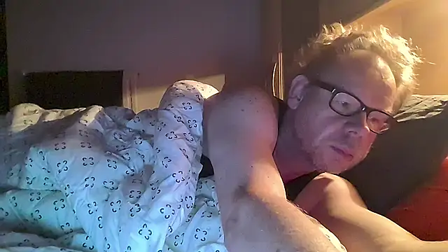 Snapshot of kinkyslet8 chatting on 10.09.25 kinkyslet8 online show from 10.09.25