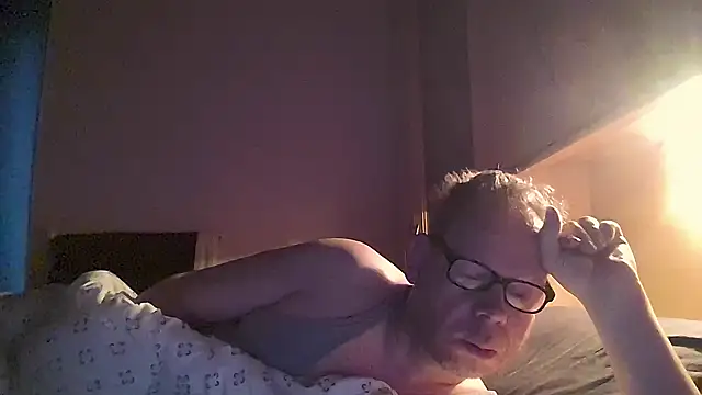 Snapshot of kinkyslet8 chatting on 11.02.25 kinkyslet8 online show from 11.02.25