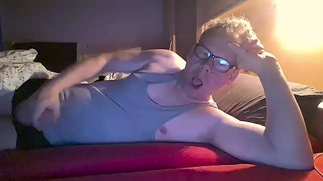 Snapshot of kinkyslet8 chatting on 11.30.25 kinkyslet8 online show from 11.30.25