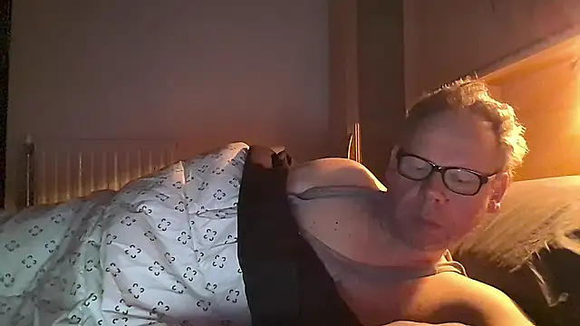 Snapshot of kinkyslet8 chatting on 03.04.26 kinkyslet8 online show from 03.04.26