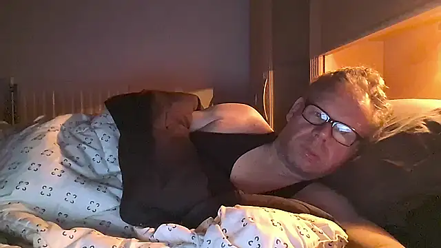 Snapshot of kinkyslet8 chatting on 03.21.26 kinkyslet8 online show from 03.21.26