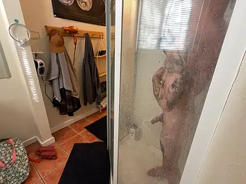 Snapshot of RuffClvb chatting on 12.27.24 RuffClvb online show from 12.27.24