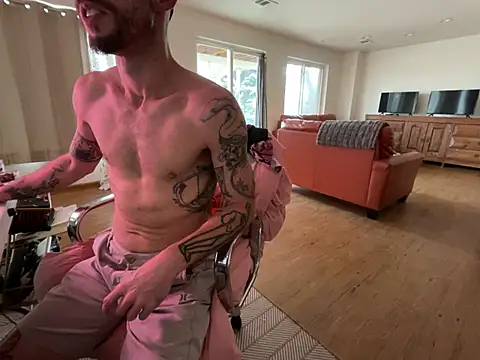 Snapshot of RuffClvb chatting on 12.28.24 RuffClvb online show from 12.28.24