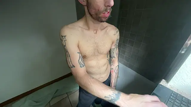 Snapshot of RuffClvb chatting on 02.02.25 RuffClvb online show from 02.02.25