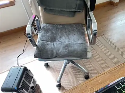 Snapshot of RuffClvb chatting on 11.04.25 RuffClvb online show from 11.04.25