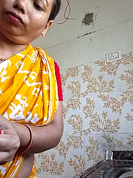 Snapshot of DREAM_GIRL-30 chatting on 10.24.25 DREAM GIRL-30 online show from 10.24.25