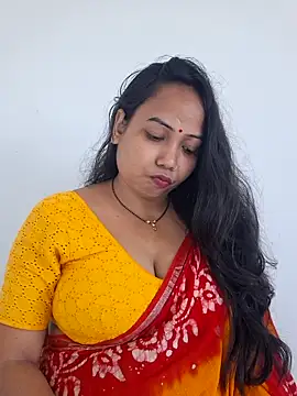 Snapshot of DREAM_GIRL-30 chatting on 11.28.25 DREAM GIRL-30 online show from 11.28.25