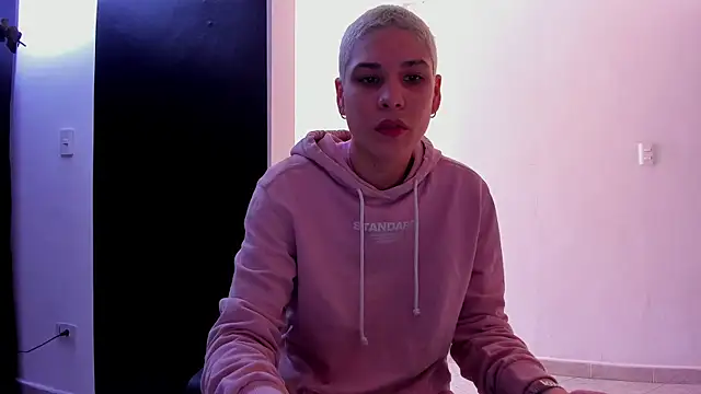 Charlee pink online show from 09.10.25