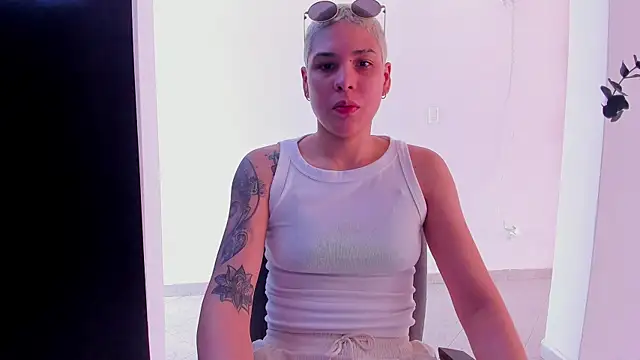 Charlee pink online show from 09.11.25