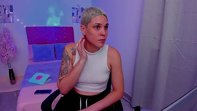 Charlee pink online show from 09.22.25