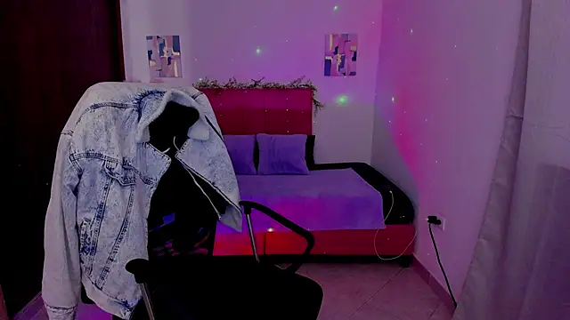 Charlee pink online show from 10.03.25