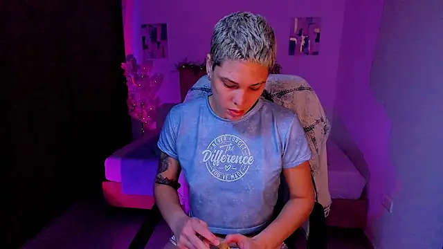 Charlee pink online show from 10.10.25