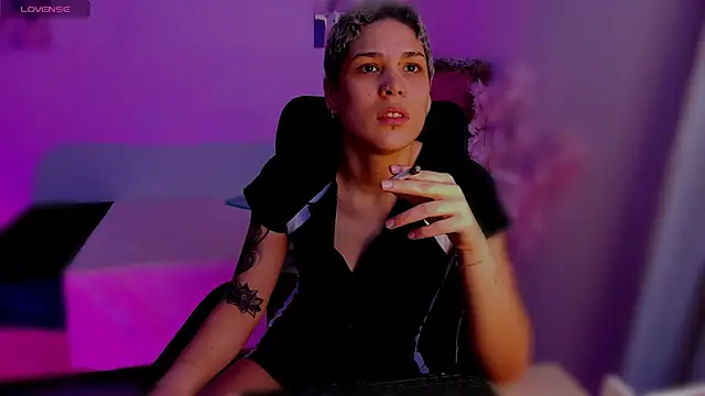 Charlee pink online show from 11.12.25