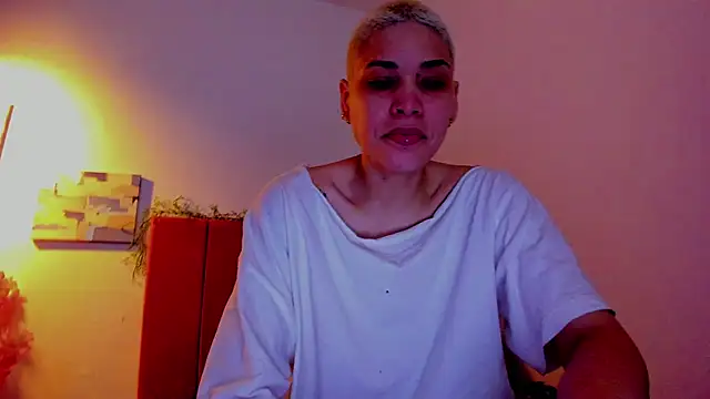 Snapshot of Charlee_pink chatting on 04.20.26 Charlee pink online show from 04.20.26