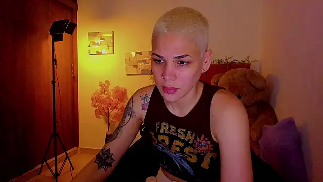 Snapshot of Charlee_pink chatting on 04.21.26 Charlee pink online show from 04.21.26