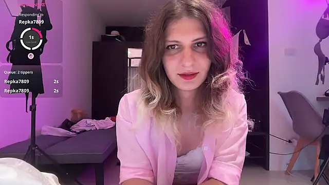 Alice Pinkhead online show from 12.16.25