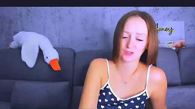 Snapshot of DreameSoul chatting on 02.04.25 DreameSoul online show from 02.04.25