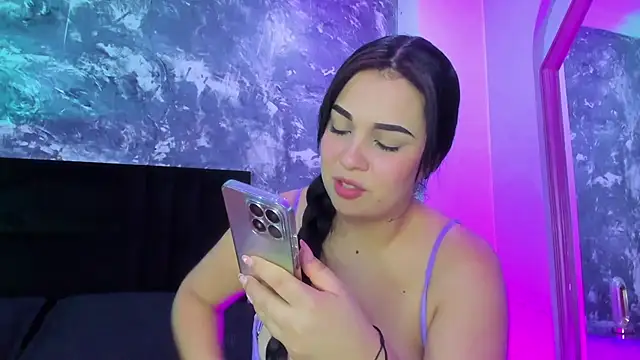 Snapshot of brianaGuzman chatting on 01.10.25 brianaGuzman online show from 01.10.25