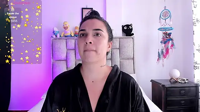 Snapshot of brianaGuzman chatting on 11.16.25 brianaGuzman online show from 11.16.25