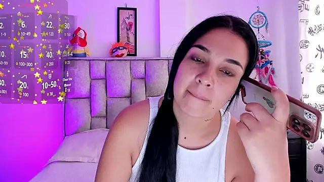 Snapshot of brianaGuzman chatting on 11.29.25 brianaGuzman online show from 11.29.25