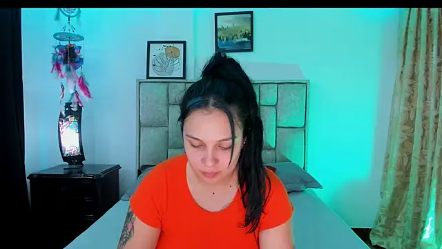 Snapshot of brianaGuzman chatting on 05.19.26 brianaGuzman online show from 05.19.26