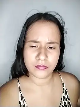 Snapshot of sol_miluna chatting on 05.17.26 sol miluna online show from 05.17.26