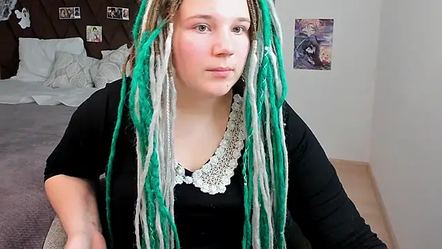 GloriaHylivi online show from 12.19.24