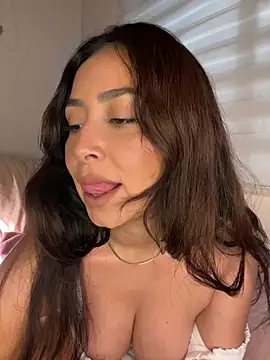 vixen allure online show from 02.18.25