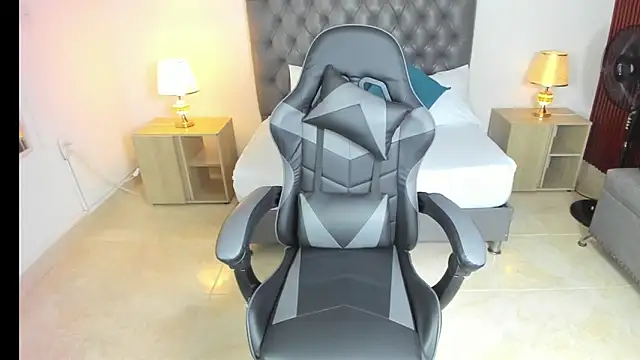 Snapshot of irantzu_hank chatting on 12.21.24 irantzu hank online show from 12.21.24