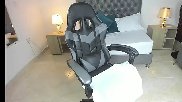 Snapshot of irantzu_hank chatting on 12.21.24 irantzu hank online show from 12.21.24