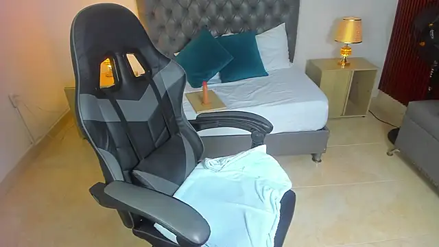 Snapshot of irantzu_hank chatting on 12.29.24 irantzu hank online show from 12.29.24