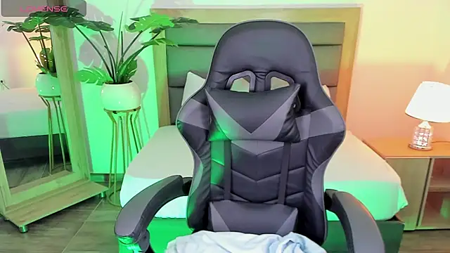 Snapshot of irantzu_hank chatting on 01.09.25 irantzu hank online show from 01.09.25