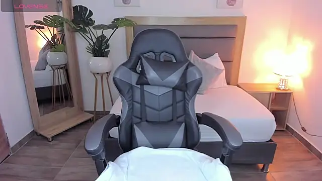 Snapshot of irantzu_hank chatting on 01.29.25 irantzu hank online show from 01.29.25